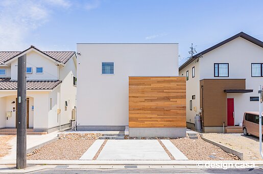 【2階建て/design casa施工事例/105.44㎡】庭・小上がり畳・住宅密集地のイメージ