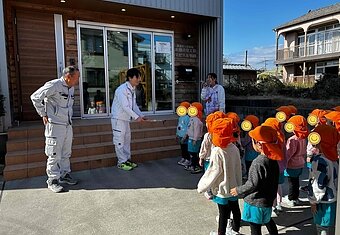 地元の幼稚園生が来てくれました！のイメージ